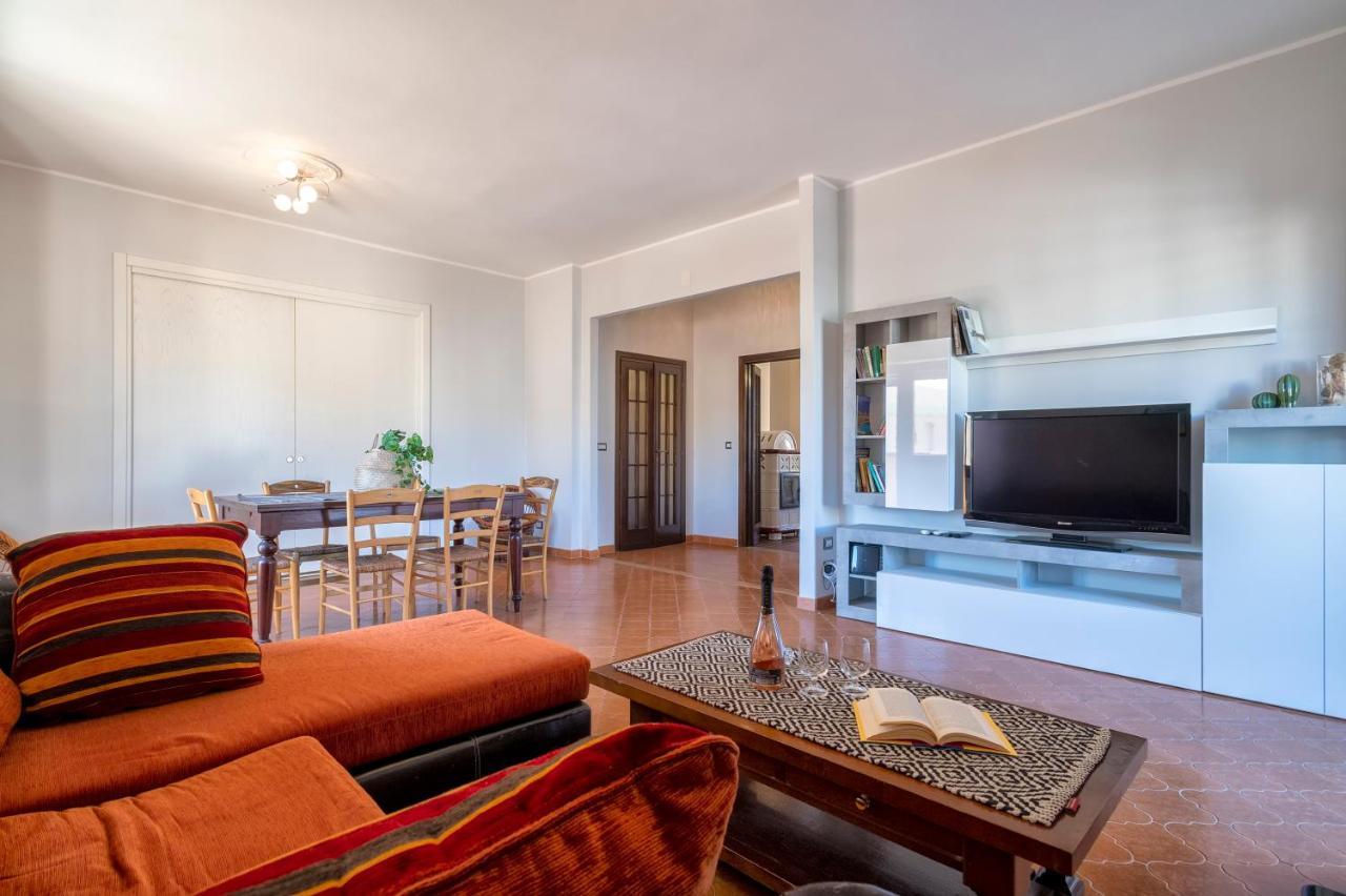 Lungomare Garibaldi - Attico A Due Passi Dal Mare Apartment Alghero Bagian luar foto